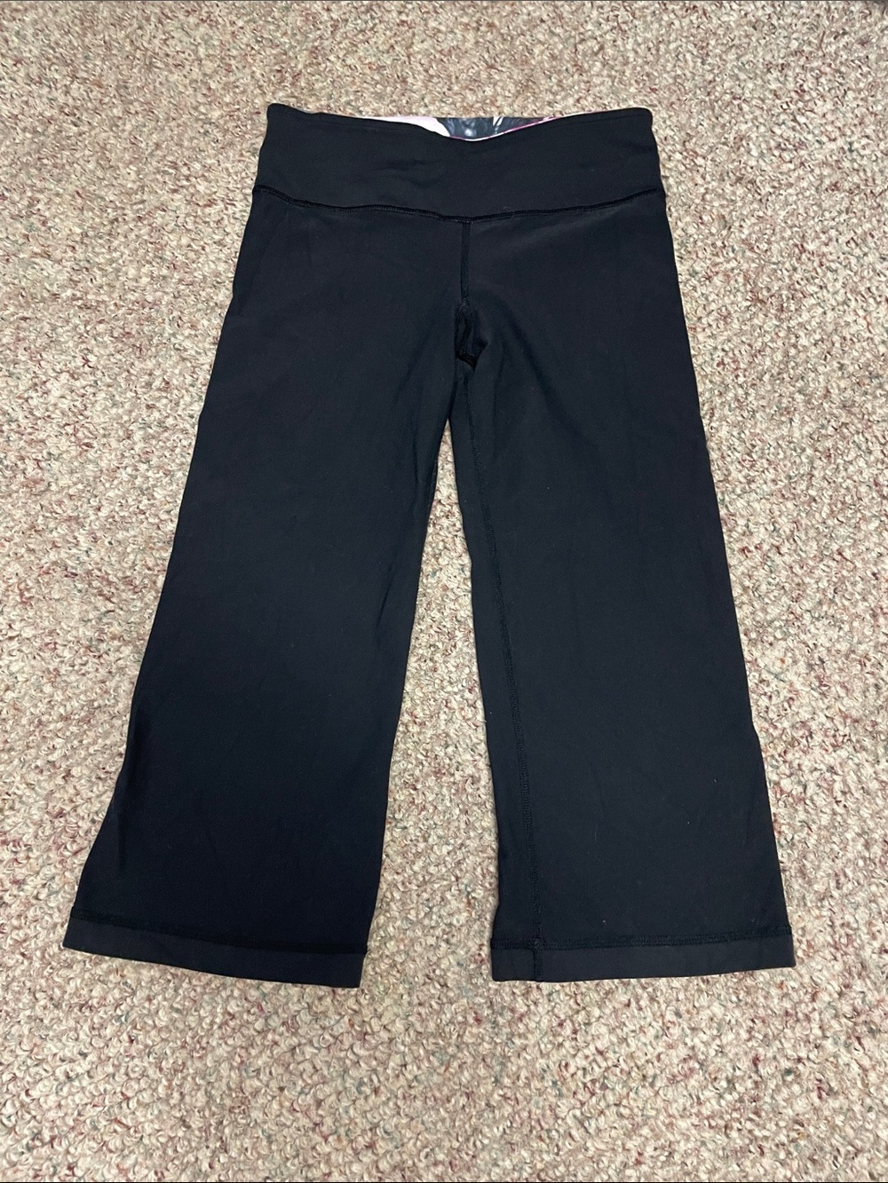 Lululemon Black short knee length Active Pants